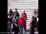 بازداشت جین فوندا، ستاره سرشناس هالیوود جلوی ساختمان کنگره آمریکا