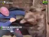 دانلود کلیپ مبارزه ورزشکار روس با خرس