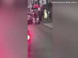 حمله وحشیانه مامورپلیس به پسرجوان در خیابان 