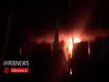 مردم خشمگین عراق درب سفارت آمریکا در بغداد را به آتش کشیدند