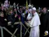 برخورد شدید و زننده ی پاپ فرانسیس در شب سال نو با زنی که دستش را کشید