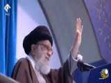 لحظه ورود رهبر انقلاب به نماز جمعه تهران