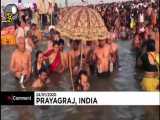 میلیون‌ها هندو برای پاک شدن گناهان تن به رودخانه گنگ زدند