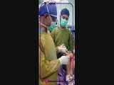 فیلم جراحی تعویض مفصل زانو خانم 70 ساله 