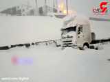 مدفون شدن خودروها در برف سنگین جاده سراوان به فومن