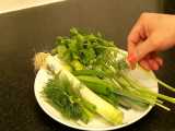 روش خرد کردن سبزی جهت کوکو سبزی و دیگر غذاها  How to Chop Herbs for KoKo Sabzi _