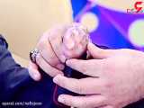 بوسیدن دست فریبا توسط یک روحانی در پخش زنده تلویزیون