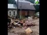 شناور شدن خانه‌ها در حومه مسکو بر اثر شکسته شدن سد