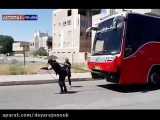 کشیدن اتوبوس ۱۸ تنی توسط یک زن