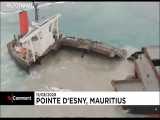 نفتکش ‌ژاپنی در ساحل موریس دو تکه شد