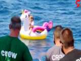 دختر 5 ساله تنها وسط دریا پیدا شد + خدمه کشتی یونانی نجاتش دادند