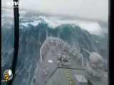 برخورد امواج 20 متری با ناو جنگی