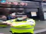 اویس مویلحه/پلیس/برخورد شدید  پلیس انگلیس   برای دستگیری فردی که ماسک  ندارد
