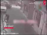 حوادث :  لحظه سرقت هولناک گردنبند یک زن در خیابان