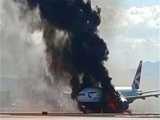 آتش سوزی یک هواپیمای بویینگ ۷۴۷ در فرودگاه
