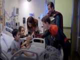 عیادت بازیگران فیلم مرد عنکبوتی دور از خانه از کودکان بستری در بیمارستان