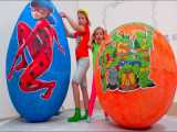 برنامه کودک - مکس و کتی و اسباب بازی های آنها در یک تخم مرغ شانسی بزرگ