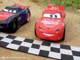 اتومبیل های دیزنی لایتنینگ مک کوئین و استورم در حال مسابقه هستند