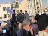 تجمع بازنشستگان مقابل سازمان برنامه و توضیحات نوبخت 