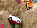 ماشین بازی کودکانه نجات ماشین افتاده در دره با کمک جرثقیل و کامیون