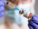 تزریق نخستین واکسن کرونا برای کادر درمان در کرمانشاه