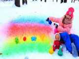 پولینا و عروسک - بازی و نقاشی روی برف