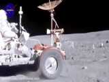 رانندگی چارلی دوک  با ماه نورد بر روی سطح ماه