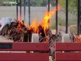 هندوستانیها برای سوزاندن مرده های کرونایی جا پیدا نمی کنند