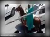 سوارکار شمشیر به دست خیابان ارتش دستگیر شد   فیلم