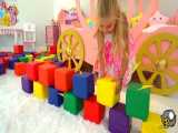 دیانا و روما - یادگیری رنگها با مکعب های اسباب بازی