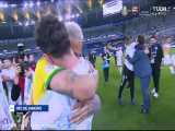 در آغوش کشیدن نیمار توسط مسی پس از فینال کوپا آمریکا
