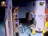 حمله ترسناک ارواح در یک عتیقه فروشی در انکلستان