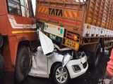 تصادف مرگبار یک خودرو با ۲ تریلی