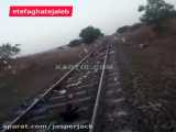 مرگ پانزده کارگر مهاجر در هند به دلیل خوابیدن روی ریل قطار