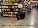 چیزی نیست، تو آمریکا یه خرس وارد سوپر مارکت شده، داره برای خودش میچرخه!