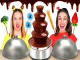 سرگرمی بانوان GO123 - چالش خفن خوردن غذا های عجیب با شکلات - موقعیت های خنده دار