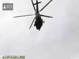 سقوط هلیکوپتر ارتش مکزیک در جاده به روی مینی بوس