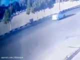 لحظه تصادف سنگین سانتافه و مزدا3 در زنجان با یک کشته.