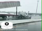 برخورد تریلی کامیون با پل (دیزلیران)