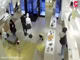 فیلم لحظه حمله وحشتناک 14 سارق نقابدار به یک فروشگاه معروف