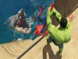 پرت شدن هالک های رنگی از ارتفاع توسط مرد عنکبوتی بازی GTA 5 ، نبرد ابر قهرمان ها