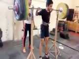 بلند کردن وزنه 95 کیلویی توسط کیان رشیدی قوی ترین کودک دنیا