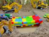 ماشین بازی کودکانه/اسباب بازی کودکانه/اسباب بازی130/ساخت پل با بلوک خانه سازی