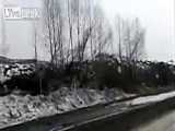 گوشه ای از سختی رانندگان روسی در جاده های یخبندان