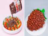 طرز تهیه کیک شکلاتی با روکش توت فرنگی :: کیک تولد