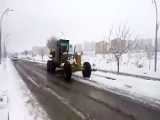 اجرای عملیات برف روبی معابر فرعی منطقه ۲ شهر اراک