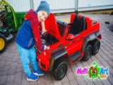 ماشین بازی کودکانه با آرتور و ملیسا : مسابقه ماشین های بزرگ قرمز و مشکی