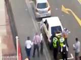 ویدیویی هولناک از درگیری با شمشیر وسط خیابان!