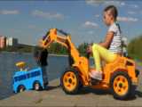 برنامه کودک سوفیا - سواری تراکتور اسباب بازی -  برنامه سرگرمی کودک