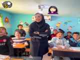خواندن آهنگ گنگستر مازندران معلم قائمشهری صدف صفرزاده و دانش آموزان